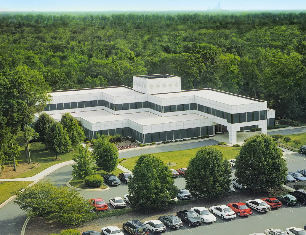A large white building with a large white building